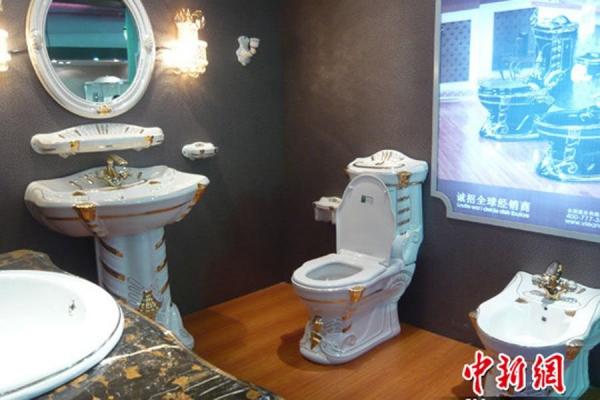 百万金马桶亮相海口世界厕所展览（图）
