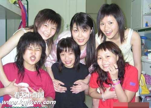 搜集女生宿舍里的疯狂行为(组图)