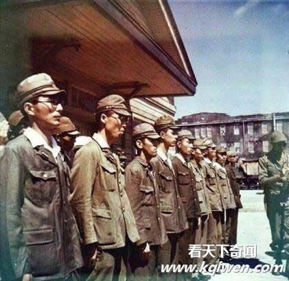 旧照实拍暴露日本士兵被俘后的丑态(组图)